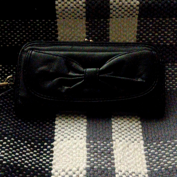 3/$25 Chateau - Picture 1 of 7